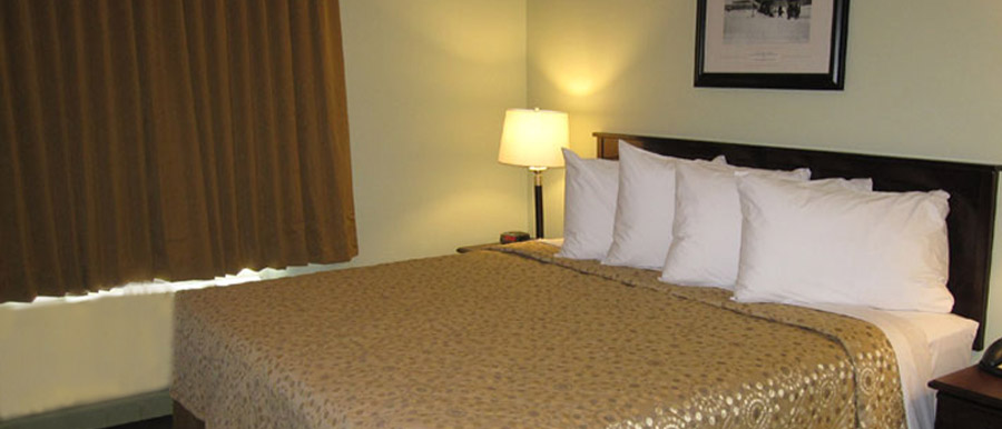 Deluxe Queen Room